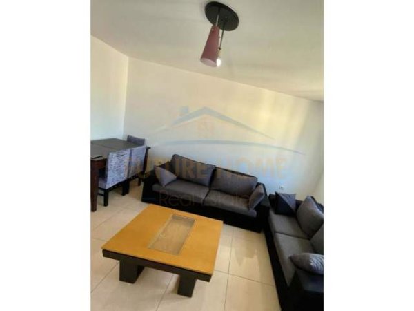 Tirane, jepet me qera apartament 1+1 Kati 5, 53 m² 350 Leke