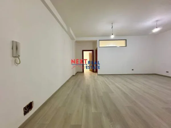 Vlore, shitet apartament 1+1+A+BLK Kati 3, 110 m² 170.000 Euro (Uje i Ftohte)
