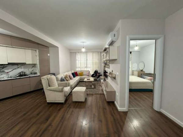 Tirane, shitet apartament Kati 3, 80 m² 125.000 Euro (fusha e aviacionit)