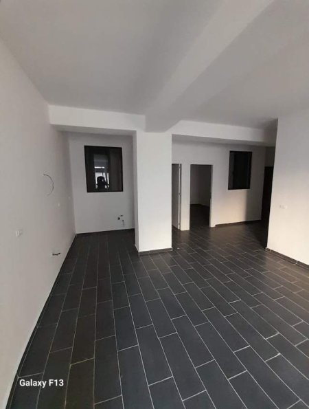 Tirane, shitet apartament Kati 0, 84 m² 65.000 Euro (Fresk)