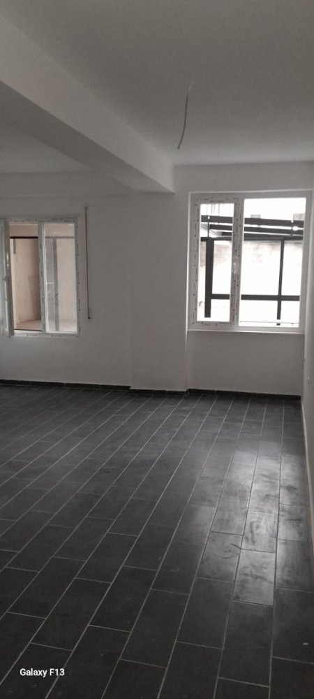 Tirane, shitet apartament Kati 0, 84 m² 65.000 Euro (Fresk)