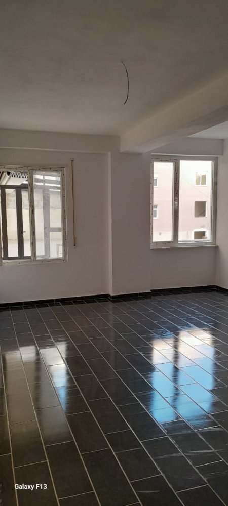 Tirane, shitet apartament Kati 0, 84 m² 65.000 Euro (Fresk)