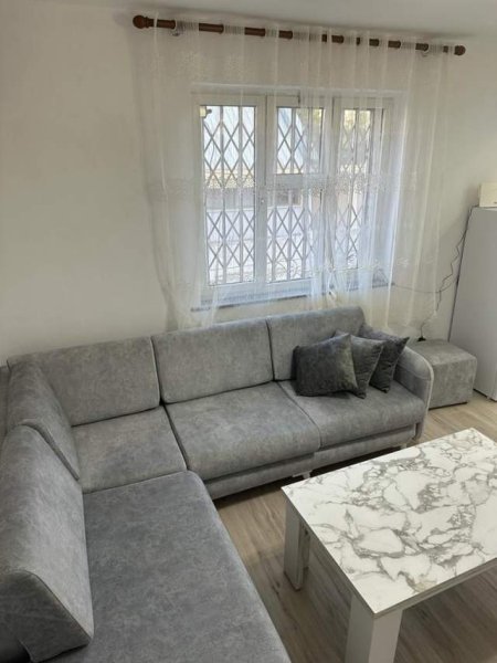 Tirane, jepet me qera apartament 1+1 Kati 2, 66 m² 500 Euro (Vasil Shanto)