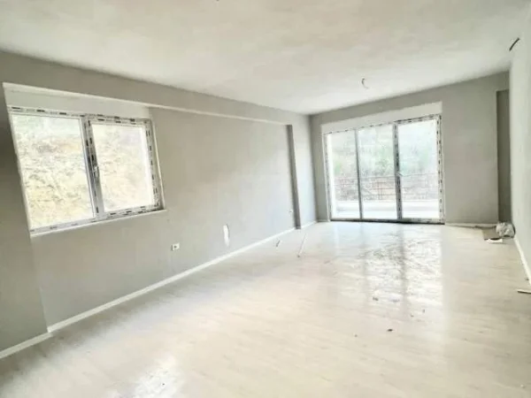 Tirane, shitet 101 m²