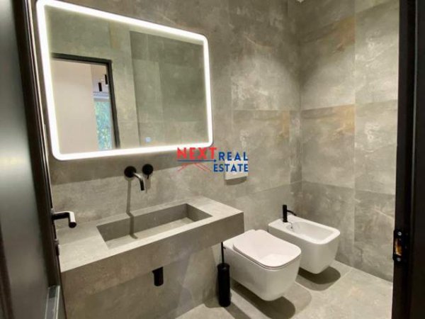 Vlore, shitet apartament 2+1+BLK Kati 3, 74 m² 120.000 Euro (Rruga Sazani, ngjitur me hotel “Europa”)