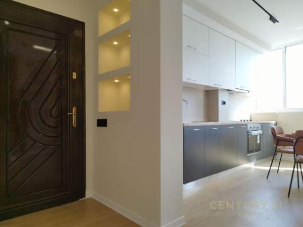Tirane, jepet me qera apartament 1+1+BLK Kati 7, 65 m² 400 Euro (Rruga 5 Maji)