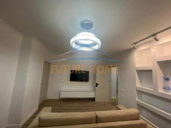 Tirane, jepet me qera apartament 2+1 Kati 2, 700 Euro (Myslym Shyri)