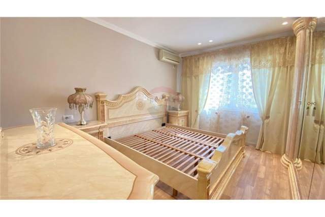 Tirane, jepet me qera apartament 2+1 Kati 4, 125 m² 1.200 Euro (Liceu Artistik)