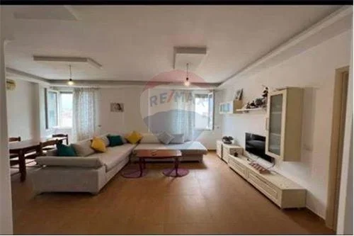 Tirane, jepet me qera apartament Kati 3, 104 m² 450 Euro