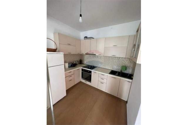 Tirane, jepet me qera apartament Kati 3, 104 m² 450 Euro