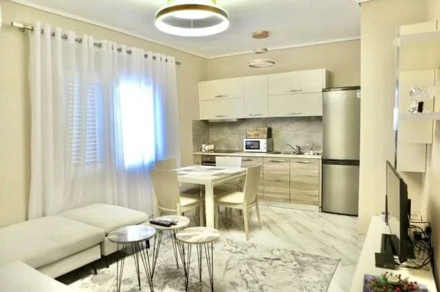 Tirane, jepet me qera apartament Kati 9, 84 m² 135.000 Euro