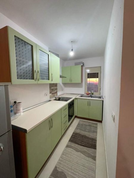 Durres, jepet me qera apartament 1+1 Kati 4, 51 m² 150 Euro (Vathe curri)