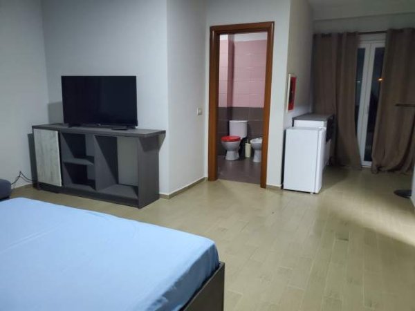 Tirane, jap me qera garsonier 1+1 Kati 6, 42 m² 300 Leke (Fadil Deliu)