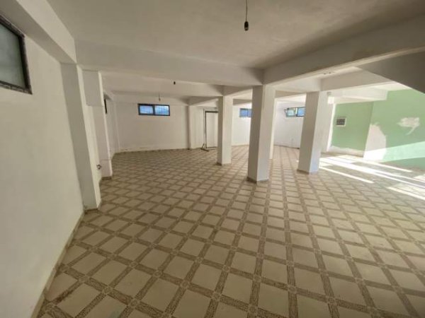 Tirane, jepet me qera magazine Kati 1, 130 m² 500 Euro (autostrada tirane-durres)