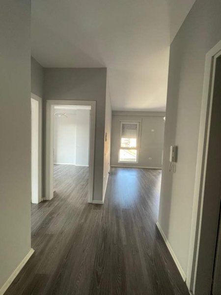 Tirane, jepet me qera zyre Kati 5, 70 m² 600 Euro (Qender)