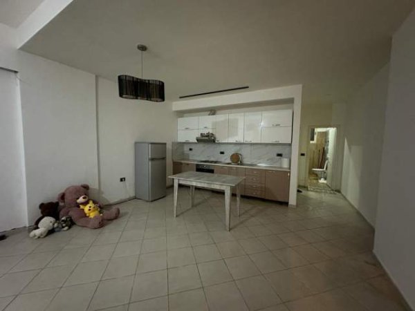 Tirane, shes apartament 1+1 Kati 1, 71 m² 75.000 Euro (fresk)