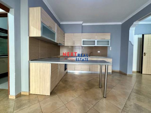 Vlore, shitet Kati 6, 117 m² 130.000 Euro (Tek Raiffeisen Bank)