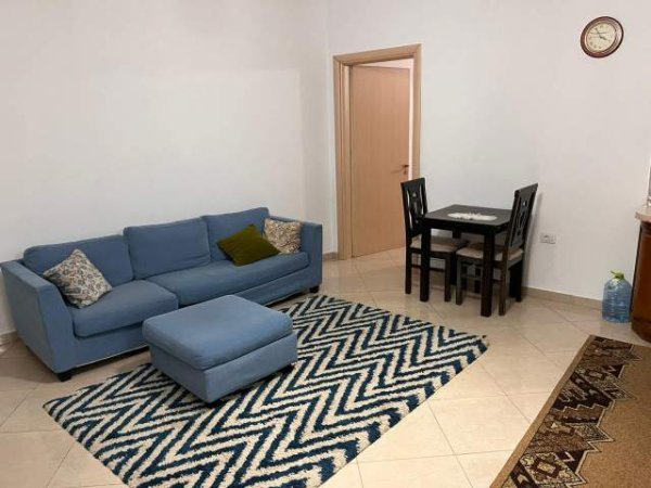 Tirane, jepet me qera apartament 1+1+BLK Kati 3, 76 m² 400 Euro (Rruga Teodor Keko)