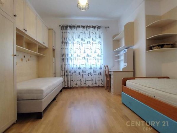 Tirane, shes apartament 3+1+3+BLK 188 m² 400.000 Euro (Rruga e Elbasanit, Sauk i Ri)