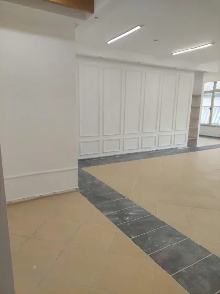 Tirane, jepet me qera zyre Kati 3, 98 m² 600 Euro (PAZARI I RI)