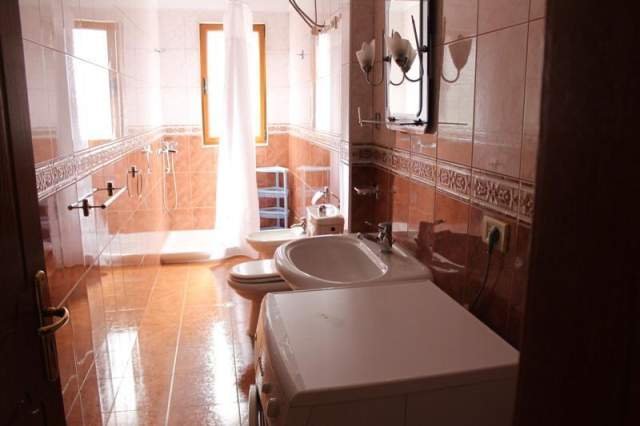 Tirane, jepet me qera apartament 2+1+A+BLK Kati 2, 130 m² 600 Euro (SHKOLLA E BALETIT)