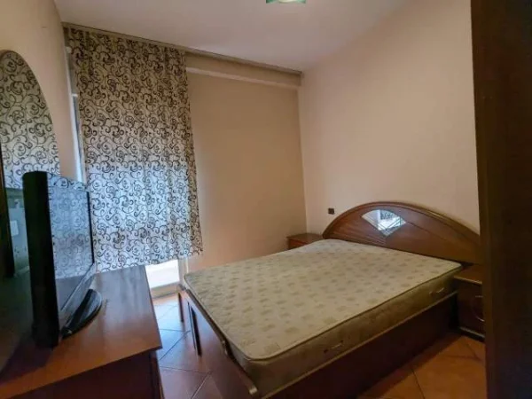 Tirane, jepet me qera 1+1+BLK Kati 4, 380 Euro