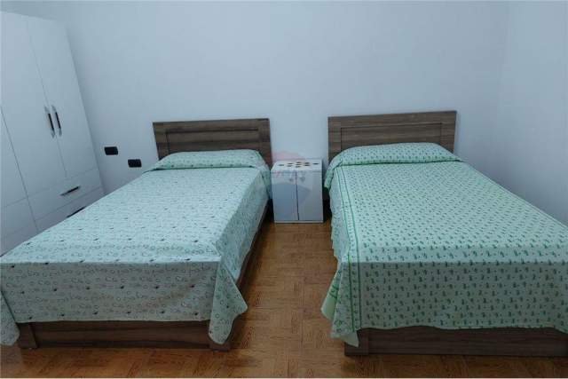 Tirane, jepet me qera apartament 2+1 Kati 4, 83 m² 550 Euro (21 Dhjetori)