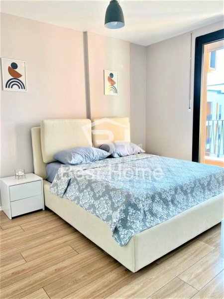 Tirane, jepet me qera apartament 1+1+BLK Kati 10, 68 m² 450 Euro (Kompleksi Zirkon, Rruga Kongresi i Manastirit)