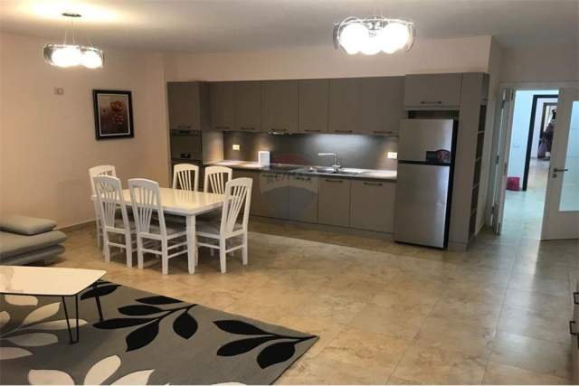 Tirane, jepet me qera apartament 2+1 Kati 1, 115 m² 700 Euro (Kodra e Diellit)