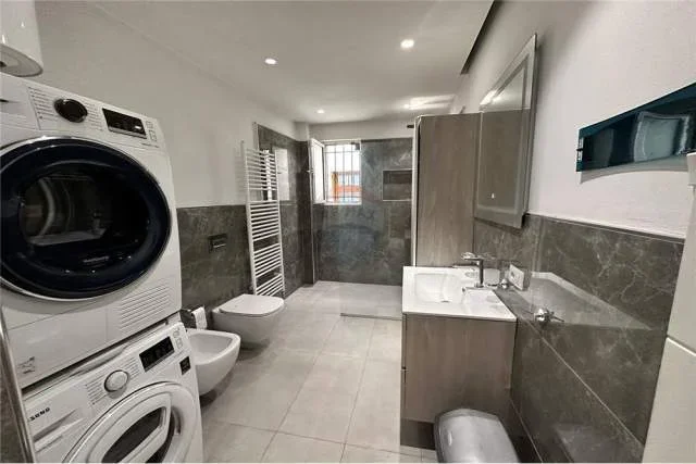 Tirane, shitet apartament 2+1 Kati 2, 94 m² 145.000 Euro (rr.durresit)