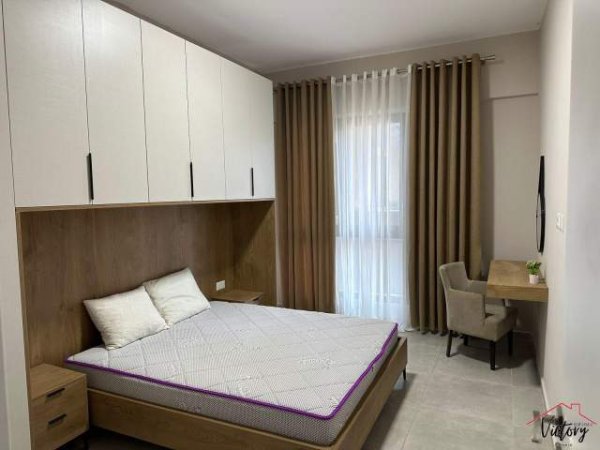 Tirane, jepet me qera apartament 1+1 Kati 5, 80 m² 700 Euro (21 Dhjetori)