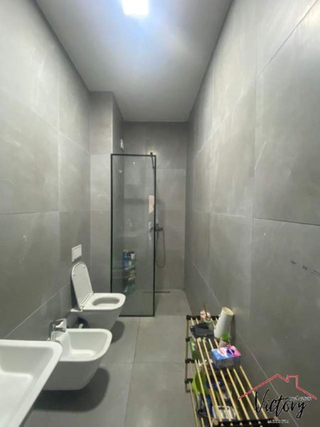 Tirane, jepet me qera apartament 1+1 Kati 5, 80 m² 700 Euro (21 Dhjetori)