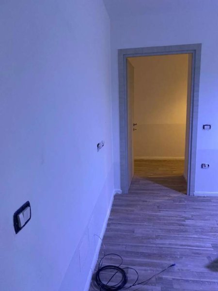 Tirane, jepet me qera apartament 2+1+BLK Kati 1, 75 m² 40.000 Leke (MUHAMED GJOLLESHA)