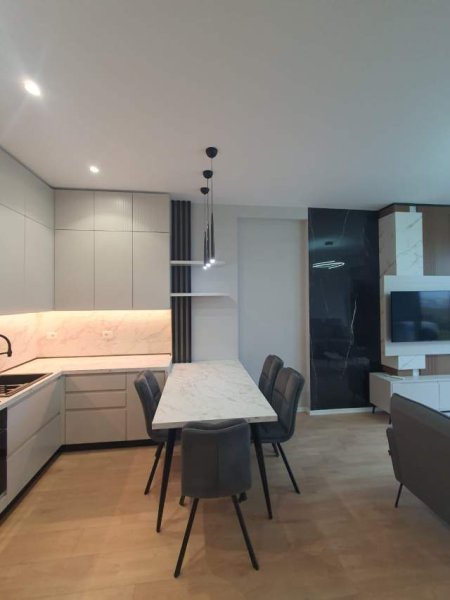 Tirane, jepet me qera apartament 3+1+BLK Kati 3, 110 m² 1.200 Euro (Rruga Hiqmet Buzi)