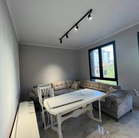 Shqiperi, jepet me qera apartament 2+1+BLK Kati 3, 110 m² 700 Euro (Rruga e Kavajes)