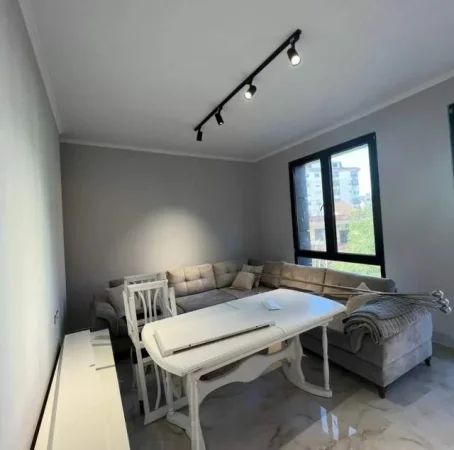 Shqiperi, jepet me qera apartament 2+1+BLK Kati 3, 110 m² 700 Euro (Rruga e Kavajes)