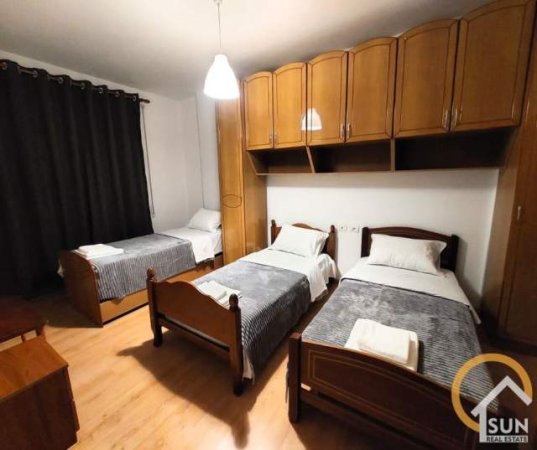 Shkoder, jepet me qera apartament 2+1 Kati 1, 95 m² 380 Euro (RRUGA OSO KUKA)