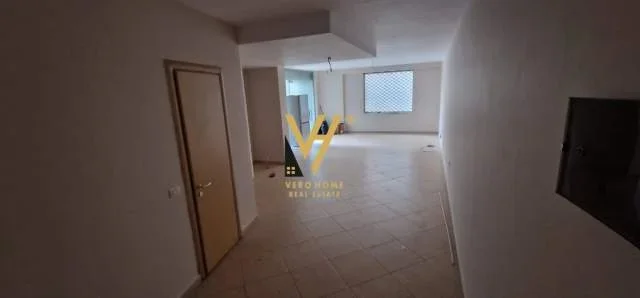 Tirane, shitet dyqan Kati 0, 60 m² 73.000 Euro (KOPSHTI ZOOLOGJIK)