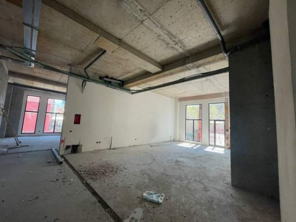 Tirane, jepet me qera zyre Kati 1, 124 m² 2.500 Euro (RRUGA E KAVAJES)