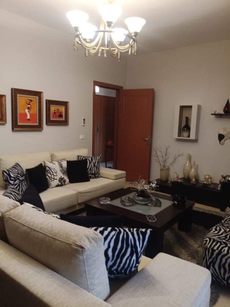 Tirane, jepet me qera apartament 1+1+BLK Kati 2, 70 m² 400 Euro (RIZA CEROVA)