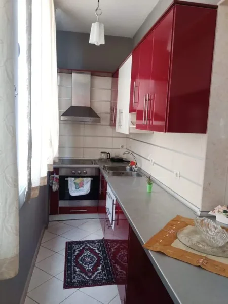 Tirane, jepet me qera apartament 1+1+BLK Kati 2, 70 m² 400 Euro (RIZA CEROVA)