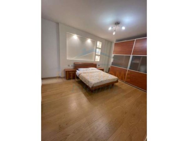 Tirane, jepet me qera apartament 2+1+A+BLK Kati 5, 136 m² 1.500 Euro (Rr. Elbasanit)