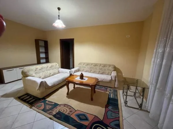 Tirane, jepet me qera apartament 1+1+BLK Kati 5, 75 m² 45.000 Leke (rruga hoxha tahsim ,te farmacia 5)