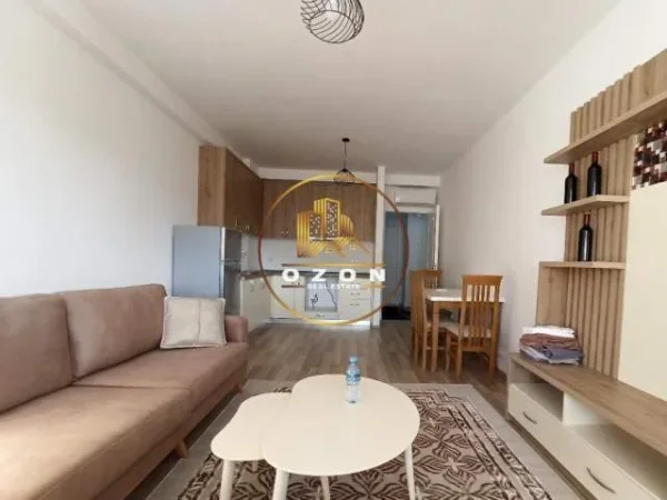 Tirane, jepet me qera apartament 1+1+BLK Kati 3, 88 m² 450 Euro (Astir)