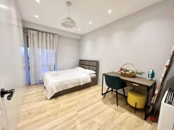 Tirane, shitet apartament 120 m²