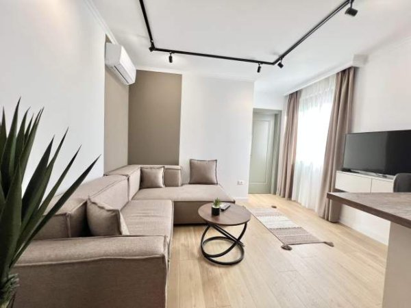 Tirane, shitet apartament 1+1 118 m²