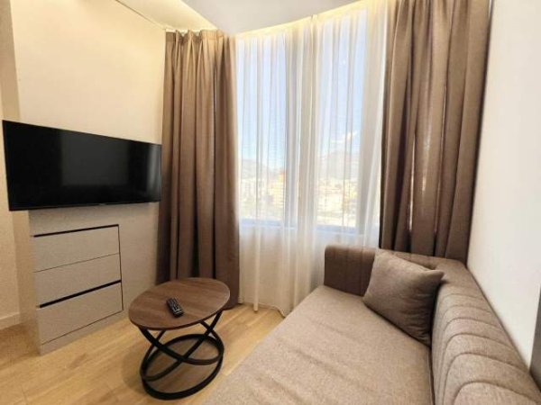 Tirane, shitet apartament 1+1 118 m²