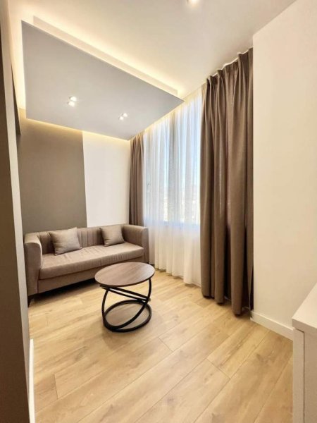 Tirane, shitet apartament 1+1 118 m²