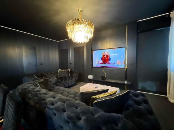 Tirane, shitet apartament 120 m² 210.000 Euro