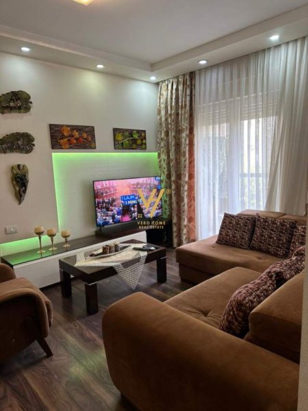 Tirane, jepet me qera apartament 3+1+BLK Kati 2, 90 m² 700 Euro (21 DHJETORI)